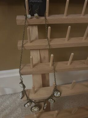 paparazzi Gold Tone White Marble Accent Necklace